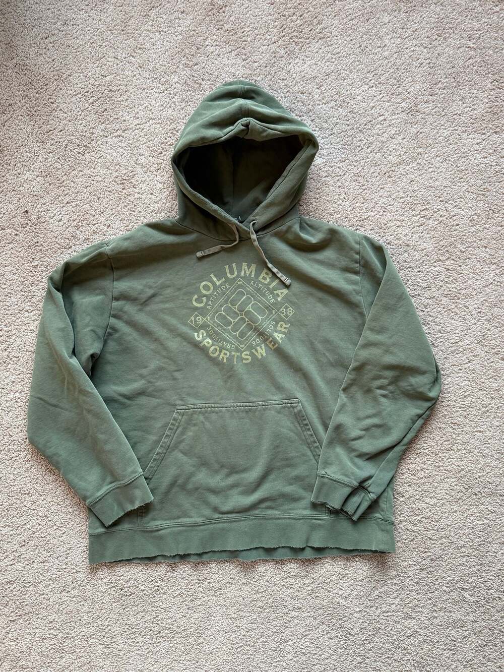 Columbia Men's Trek Graphic Hoodie in Olive Green - Size XL